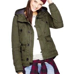 TNA Olive Utility Hooded Jacket in Dark Green